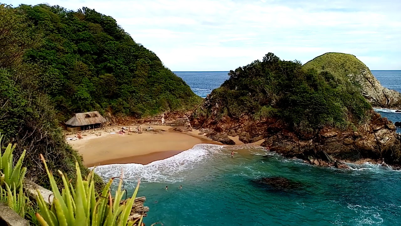 Llega «enNud» ZIPOLITE 2024 para socializar la práctica del nudismo